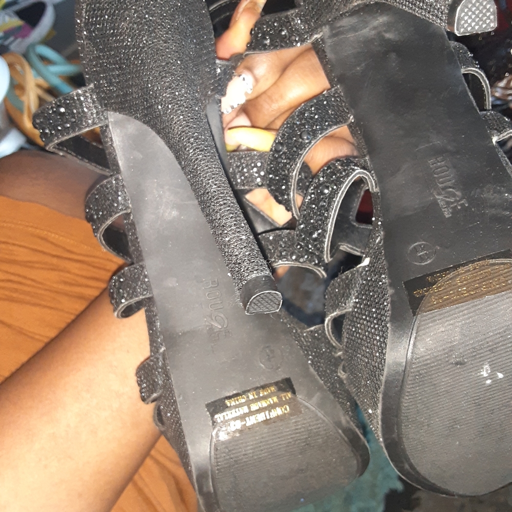 Heels - Picture 3 of 3